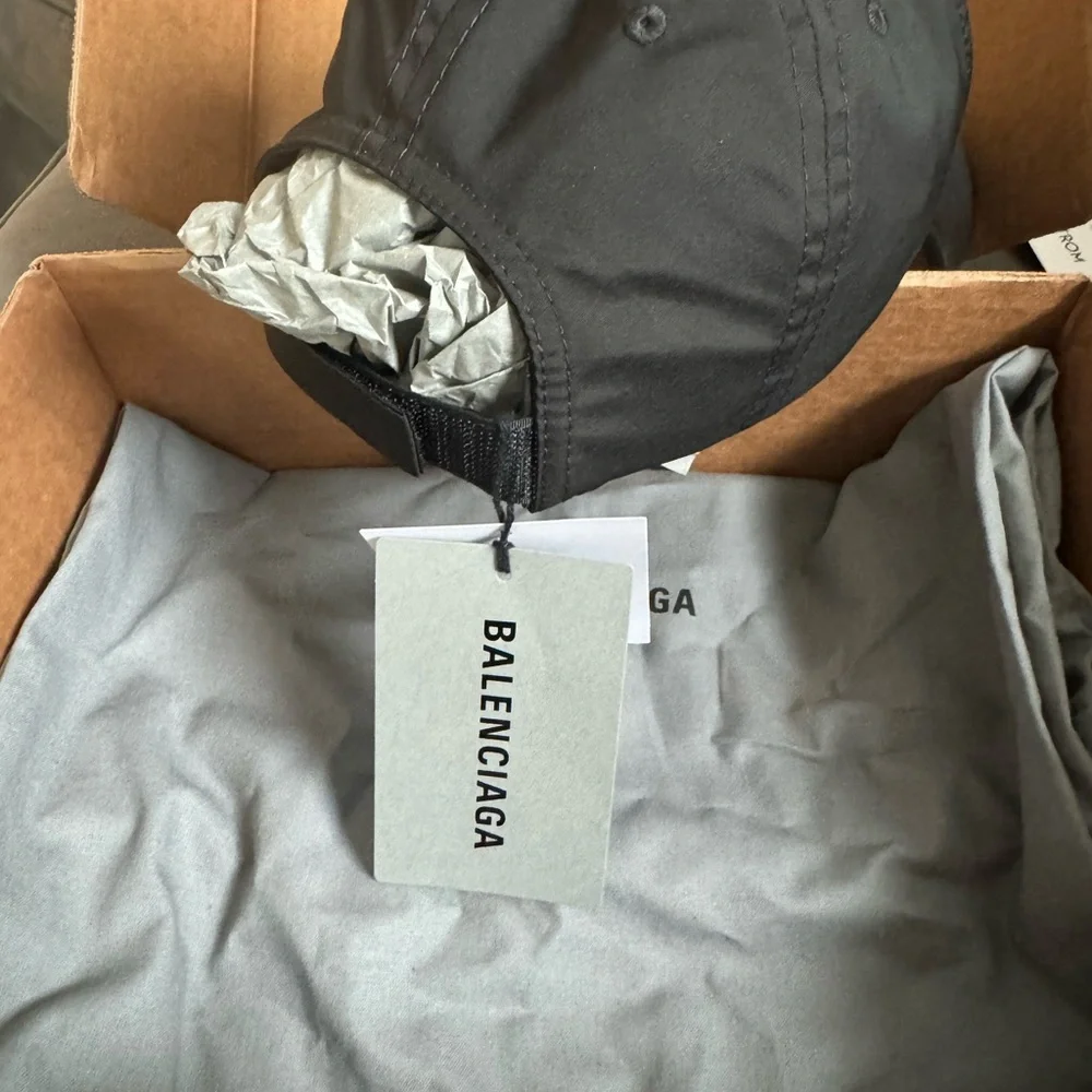 Balenciaga Black Cap - Picture 2 of 5